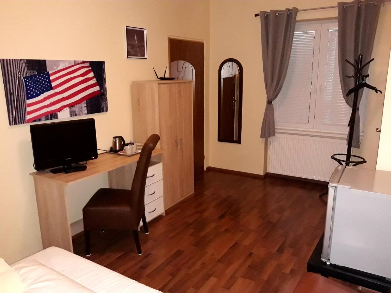Penzion Fox Nemšová 外观 照片